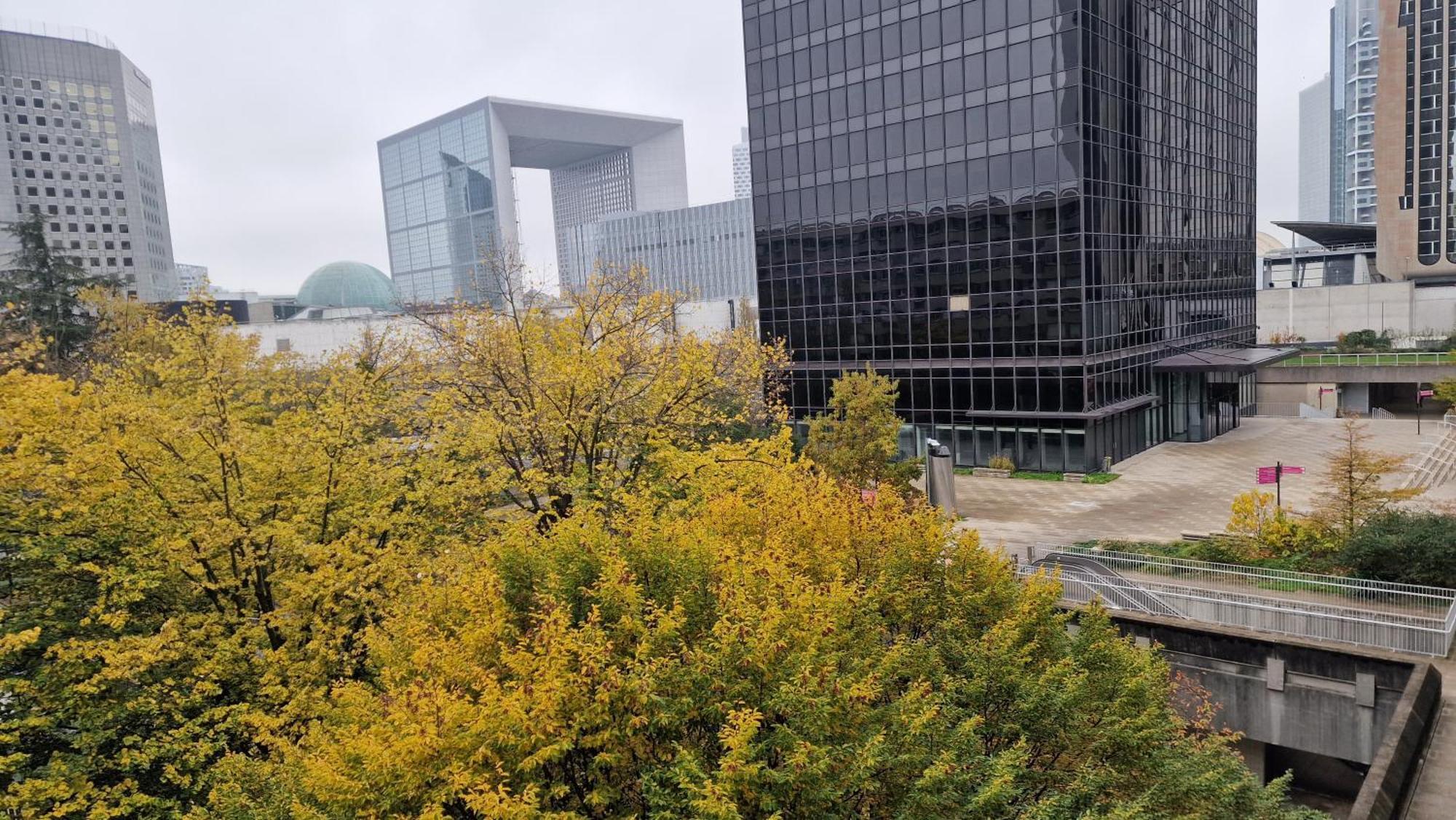 פוטו Paris La Defense Design Au Pied De La Gare Et Centre Commercial Westfield מראה חיצוני תמונה